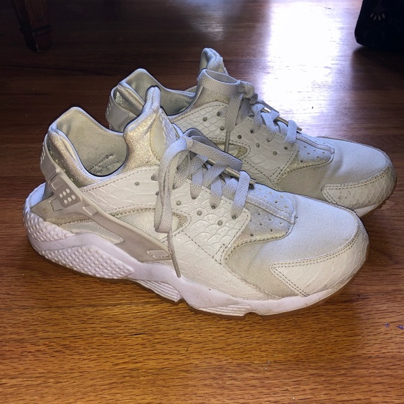 white huaraches women's size 9